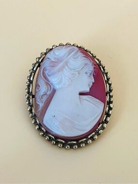 Vintage Coro Carved Cameo Brooch Pin Gold Tone Frame